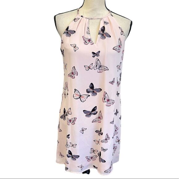 Candie's Dresses & Skirts - CANDIES Blush Butterfly Print Shift Dress. Size Small NWOT